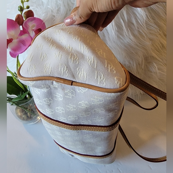 Dooney and Bourke Pale Lavender bag - Picture 2 of 4
